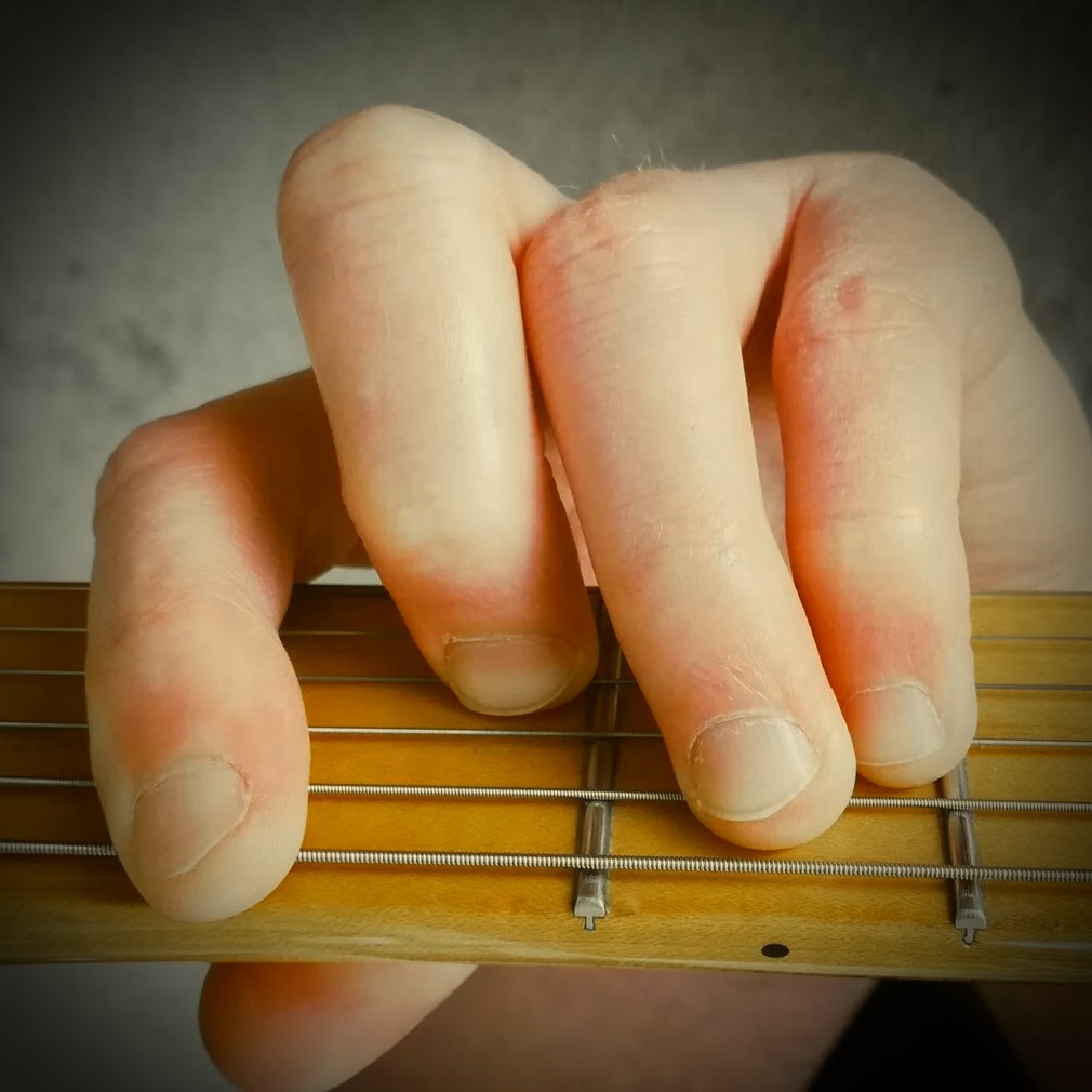 Beginners first barre chord is F major